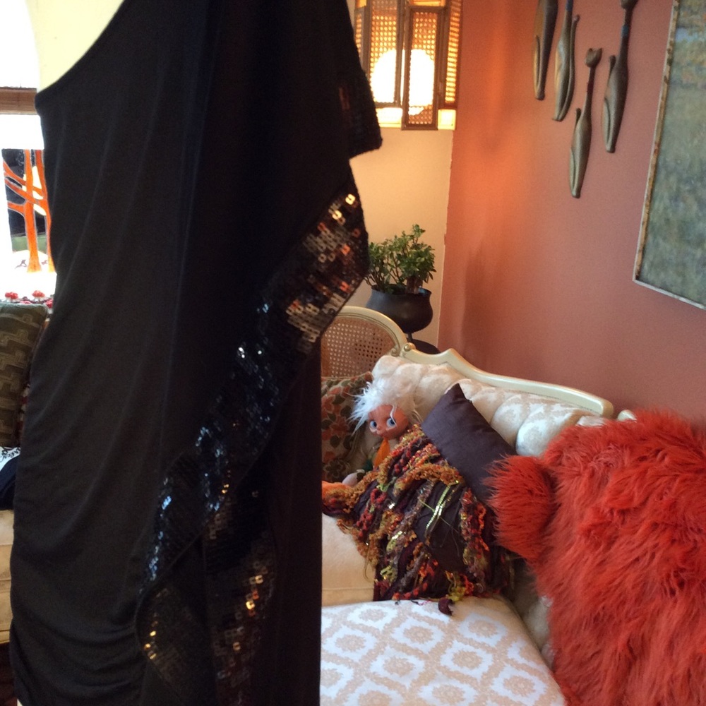 Black 1 shoulder Sequin top - Picture 2 of 2